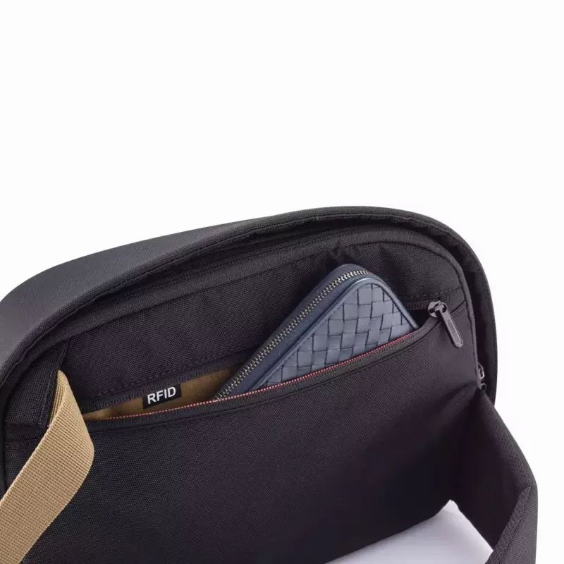 Antivagis kuprinė XDDESIGN Bobby Sling – juoda, vandeniui atspari, RFID kišenės, planšetinio kompiuterio skyrius, 4 L, 530 g