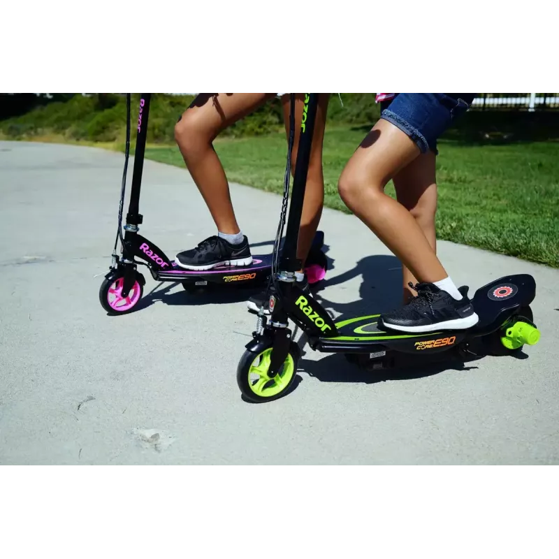Elektrinis paspirtukas Razor Power Core E90 – 12 V švino rūgšties baterija, 16 km/h maks., plieninis rėmas, vientisi ratai, apkrova 54 kg