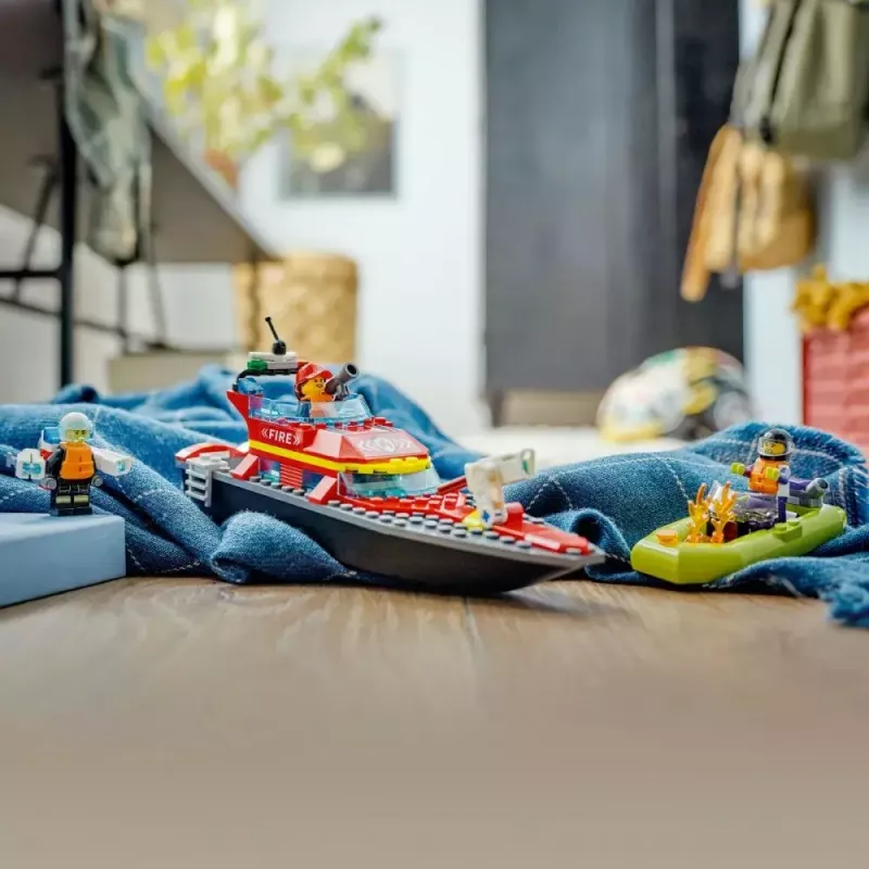 LEGO gaisrinis gelbėjimo kateris 60373 – City serija, 144 detalės, 3 minifigūrėlės, nuo 5 metų