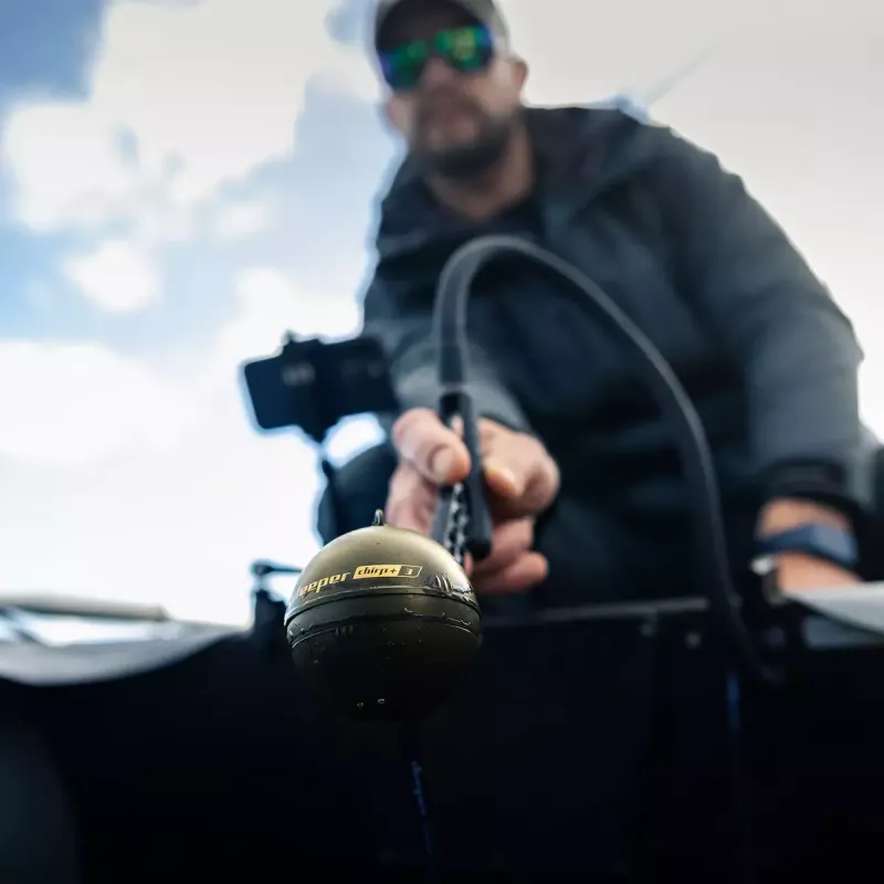 Nešiojamas žvejybos sonaras Deeper Smart Sonar CHIRP+3 Wi‑Fi — metamas belaidis sonaras, max gylis 100 m, kūgio kampai 47°/20°/7°, Wi‑Fi, GPS/GLONASS