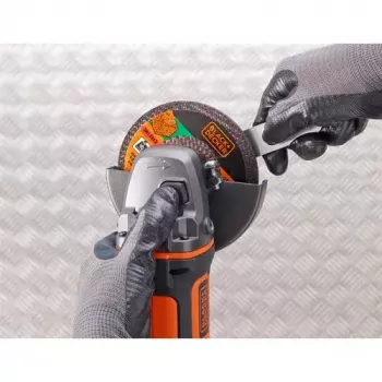 Kampinis šlifuoklis Black & Decker BCG720N – belaidis 18V Li-Ion, 12,5 cm diskas, iki 8600 aps./min., 3 rankenos padėtys