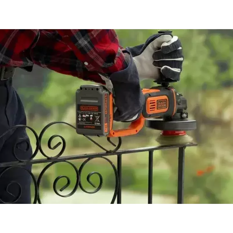 Kampinis šlifuoklis Black & Decker BCG720N – belaidis 18V Li-Ion, 12,5 cm diskas, iki 8600 aps./min., 3 rankenos padėtys