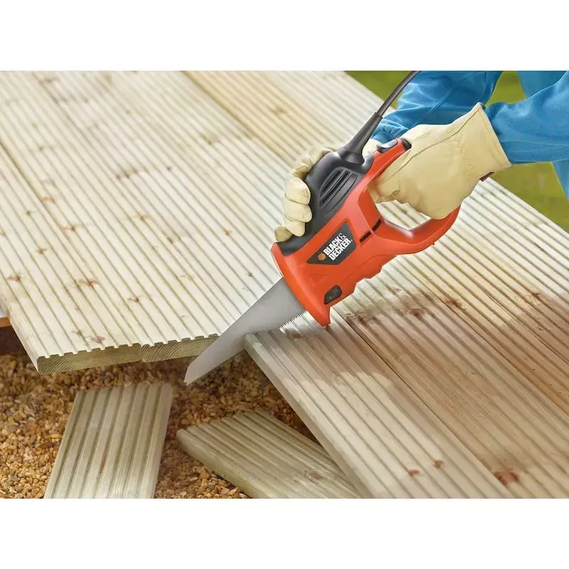 Pjūklas Black & Decker KS880EC-QS – rankinis pjūklas, geležtės ilgis 23,9 cm, ergonomiška rankena, oranžinė