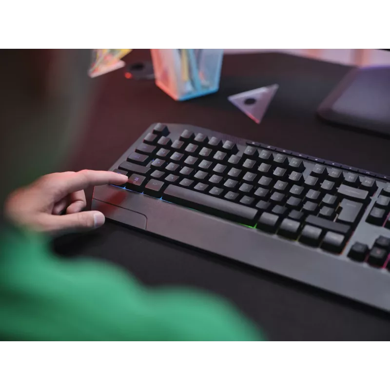 Žaidimų klaviatūra TRUST GXT 836 Evocx USB QWERTY JAV anglų, RGB apšvietimas, riešo atrama, 114 klavišų, 110 % išdėstymas
