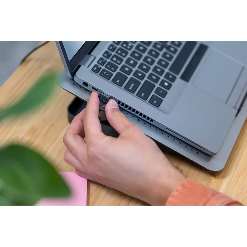 Trust Primo pelė kelionėms Ambidextrinė RF belaidė optinė 1600 DPI