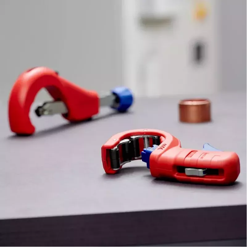 Vamzdžių pjoviklis Knipex 90 23 01 BK plieninis peilis plastikinė rankena 165 mm