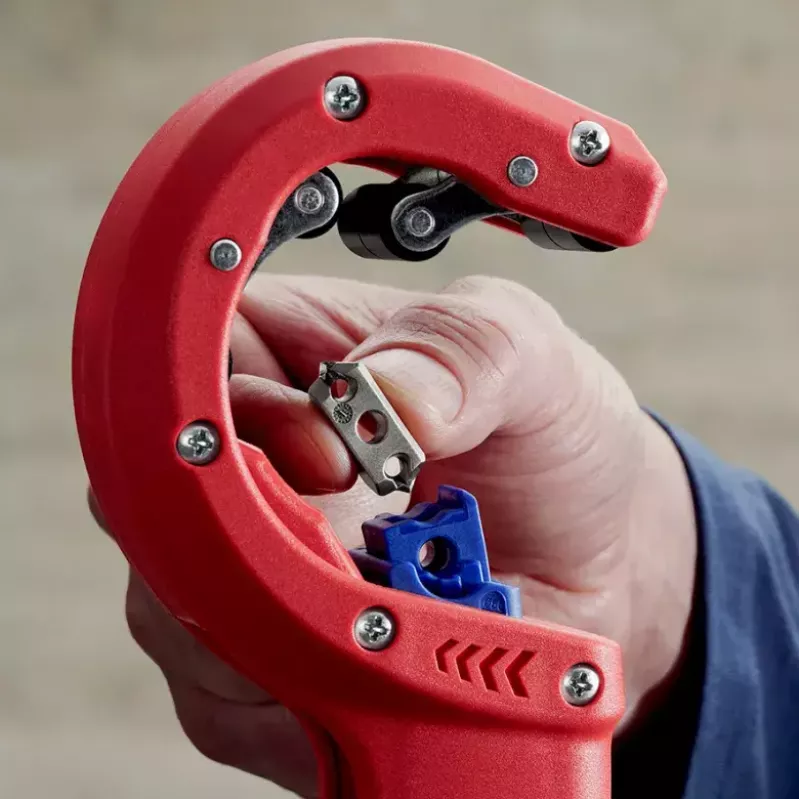 Vamzdžių pjoviklis Knipex 90 23 01 BK plieninis peilis plastikinė rankena 165 mm