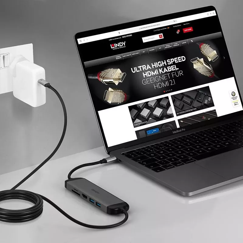 Lindy DST-Micro 140, USB-C nešiojamojo kompiuterio mikro dokų stotelė su 4K palaikymu ir 1,4 m 60 W įkrovimo kabeliu