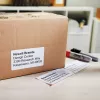 DYMO Autentiškos LabelWriter Universalios Etiketės 32mm x 57mm, 6 Rulonų po 1 000 Lengvai Nuimamų Etikečių (6 000 vnt.), Lipnios, LabelWriter Etikečių Spausdintuvams