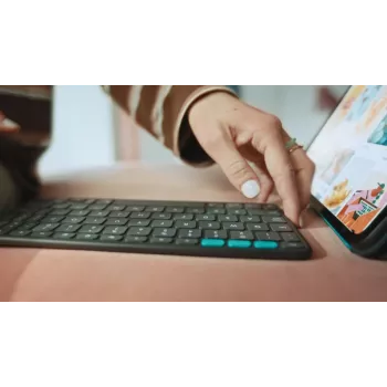 LOGITECH Flip Folio Graphite – iPad Pro 11 colių (M4), iPad Air 11 colių (M2 ir M3), iPad Air (5-os kartos) – QWERTY JK