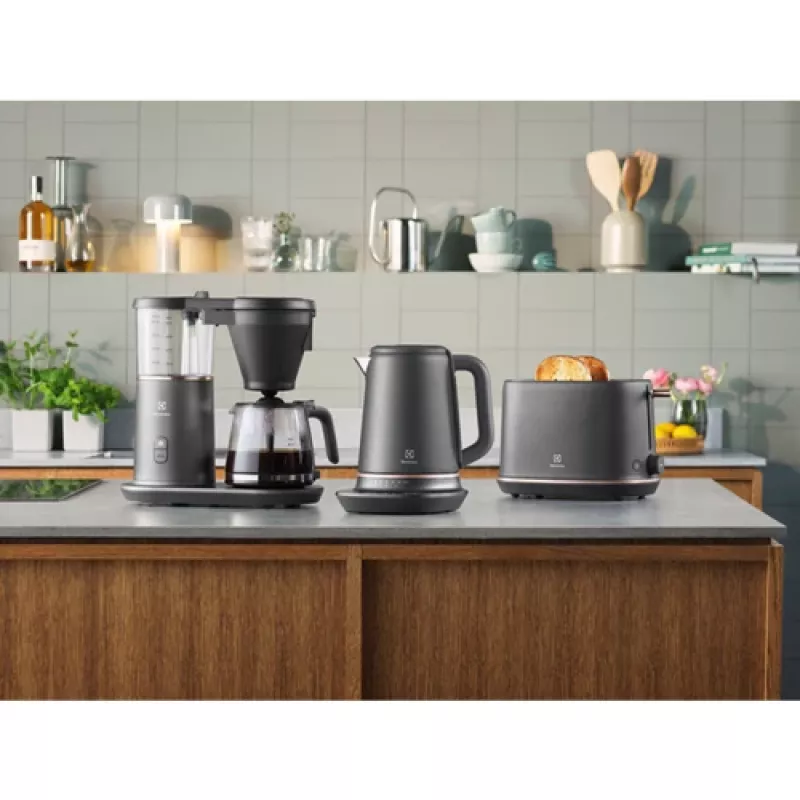 Elektrinis virdulys Electrolux E7K16BP 1,7 L 2400 W juodas, vario spalvos