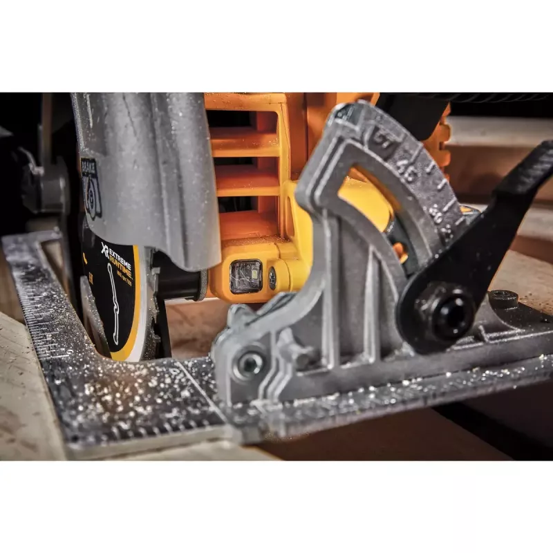 Stačiakampis pjūklas DeWALT DCS573NT-XJ