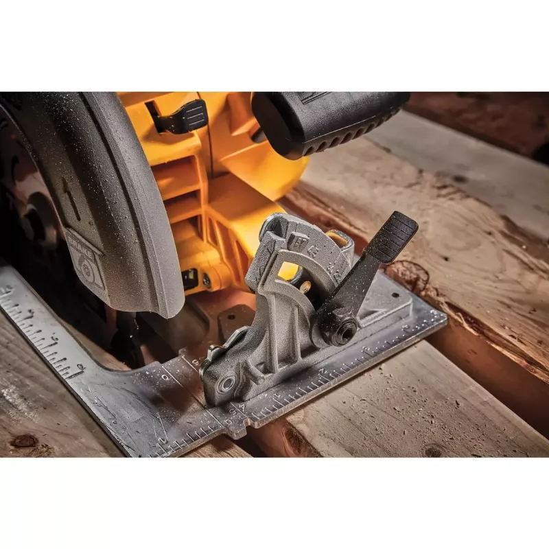 Stačiakampis pjūklas DeWALT DCS573NT-XJ