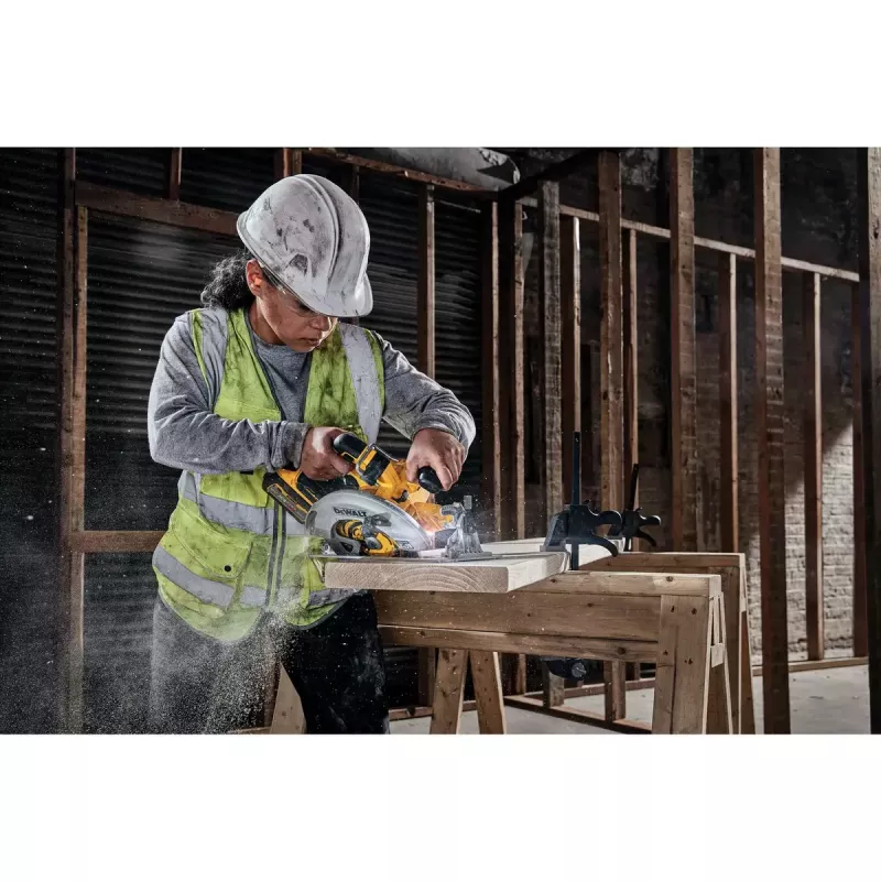 Stačiakampis pjūklas DeWALT DCS573NT-XJ