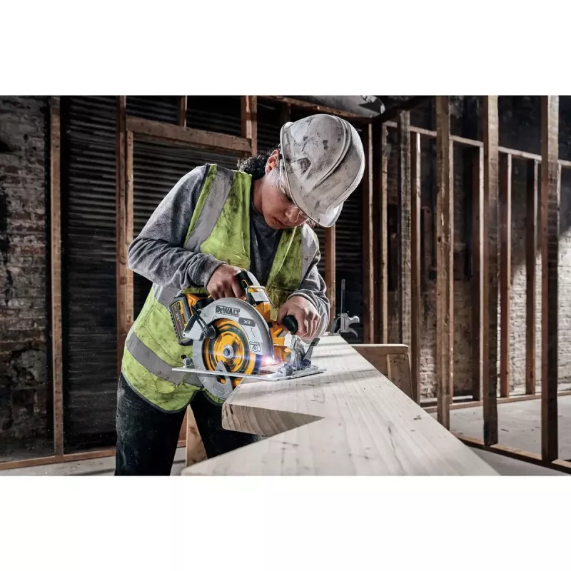 Stačiakampis pjūklas DeWALT DCS573NT-XJ
