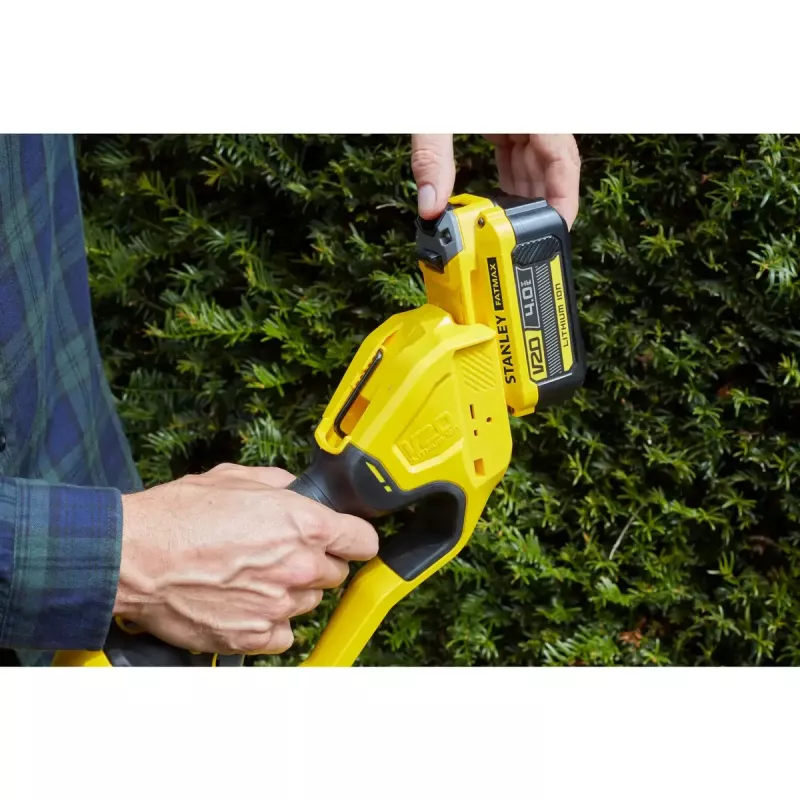 Akumuliatorinis gyvatvorių karpymo pjūklas su teleskopine rankena STANLEY FATMAX SFMCPH845M1-QW — 45 cm dviguba geležtė, 18 V Li‑Jon, 4,1 kg