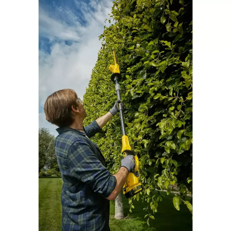 Akumuliatorinis gyvatvorių karpymo pjūklas su teleskopine rankena STANLEY FATMAX SFMCPH845M1-QW — 45 cm dviguba geležtė, 18 V Li‑Jon, 4,1 kg