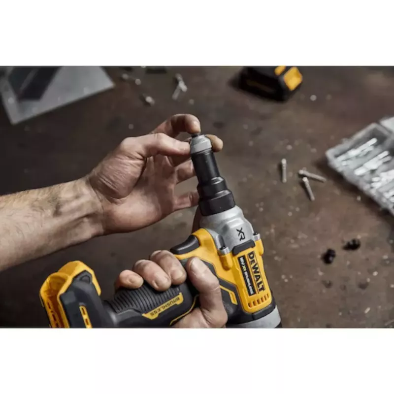 Belaidis kniediklis DeWalt DCF414NT-XJ
