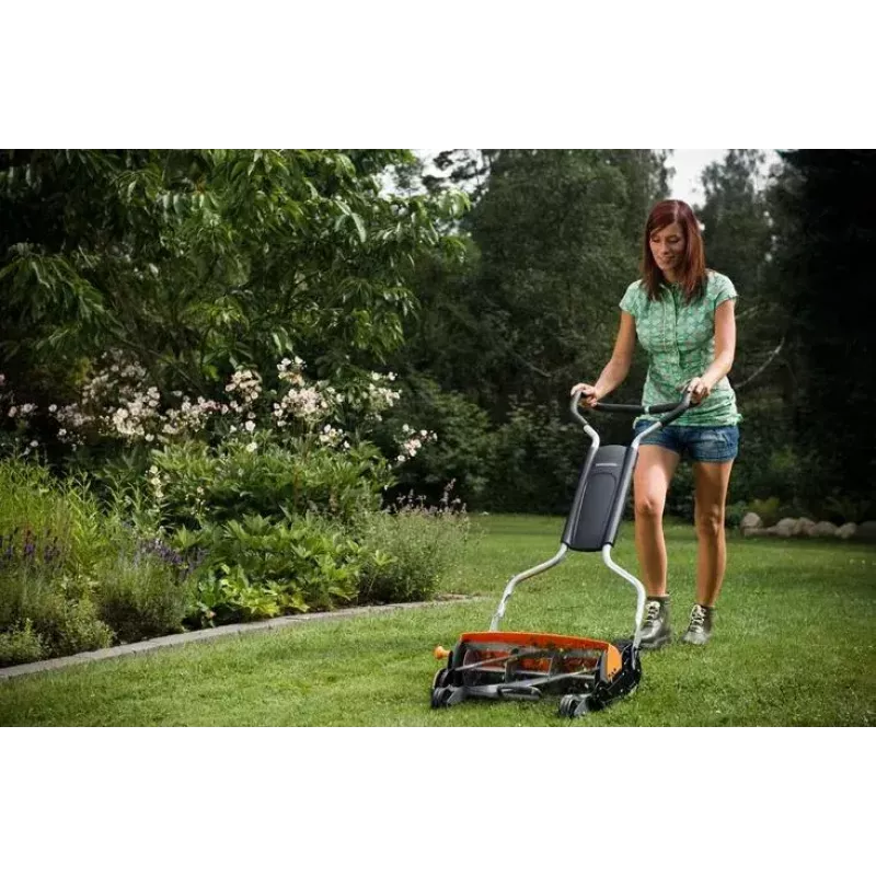 Rankinis ritininis vejapjovė Fiskars 113880, pjovimo plotis 116,8 cm