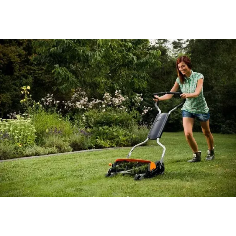 Rankinis ritininis vejapjovė Fiskars 113880, pjovimo plotis 116,8 cm