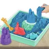 Kinetic Sand rinkinys „Smėlio dėžė“, kūrybinės Velykų dovanos, 1 mėlyno formuojamo smėlio svaras, 4 įrankiai ir formelės, laikymo dėžutė, sensorinis žaislas vaikams nuo 3 metų