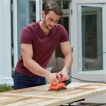 Orbitalinis šlifuoklis Black & Decker BEW220