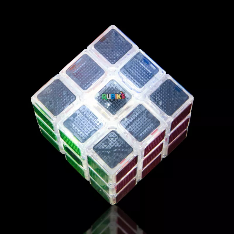 Rubik’s Pulse Cube – šviesos galvosūkis, laiko spaudimo žaidimas suaugusiems ir greitiems sprendėjams