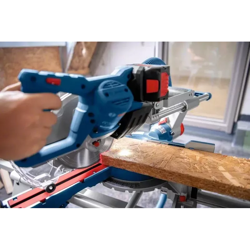 Bosch GCM 18V-216 D PROFESSIONAL belaidis pjūklas 5000 aps./min.