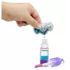 MGA Entertainment Yummiland Paslaptingas Lūpų Blizgesio Lėlė - Carly Cakepop