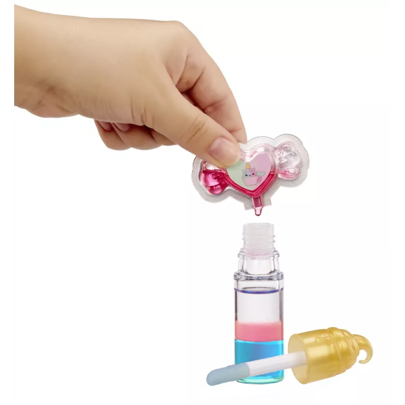MGA Entertainment Yummiland paslaptingas lūpų blizgesio lėlė - Phoebe Frappe