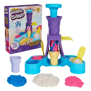 Kinetic Sand Soft Serve Station – Kūrybinis ledų gaminimo rinkinys su 14 uncijų formuojamu smėliu (3 spalvos), 2 ledų kūgiais ir įrankiais