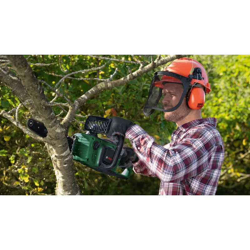 Bosch AdvancedChain 36V-35-40 belaidis grandininis pjūklas – 36 V, 2 Ah akumuliatorius, 35 cm padanga, 31 cm pjovimo ilgis
