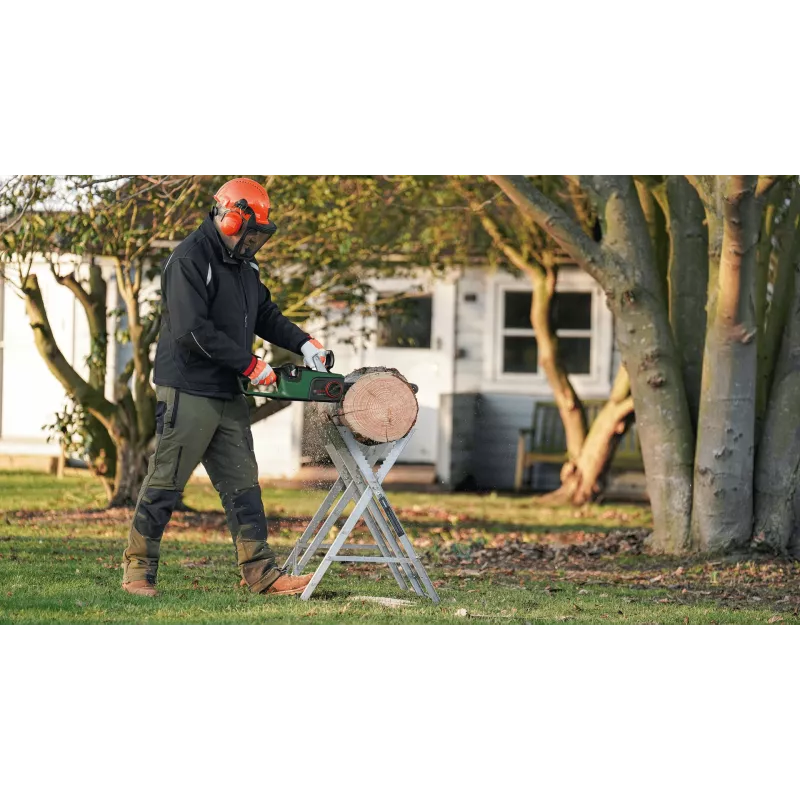 Bosch AdvancedChain 36V-35-40 belaidis grandininis pjūklas – 36 V, 2 Ah akumuliatorius, 35 cm padanga, 31 cm pjovimo ilgis