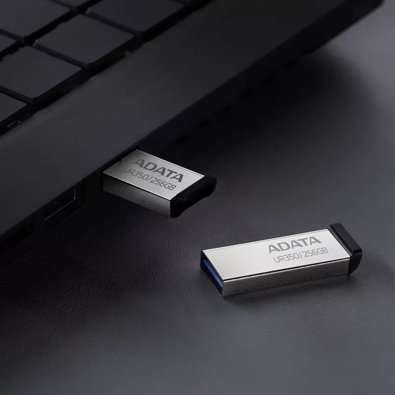 ADATA UR350 USB atmintukas 256 GB USB Type-A 3.2 Gen 1 (3.1 Gen 1) Juoda, Sidabrinė
