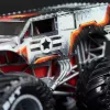 Monster Jam oficialūs Marvel Herojai: Geležinis žmogus prieš Karo mašiną liejiniai monstrų sunkvežimiai, 1:64 skalė, žaislai vaikams nuo 3 metų