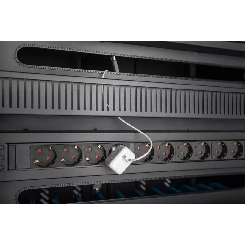 DIGITUS Įkrovimo spinta 15.6 inch USB-C 30 įkrovimo vietų PDU ventiliatorius 1260 x 824 x 650 mm