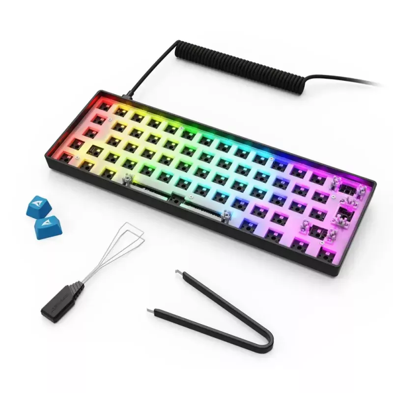 Mechaninė kompaktiška 60% klaviatūra Sharkoon SKILLER SGK50 S4 — Laidinė USB, QWERTY vokiškas išdėstymas, RGB foninis apšvietimas, 1,5 m laidas, juoda