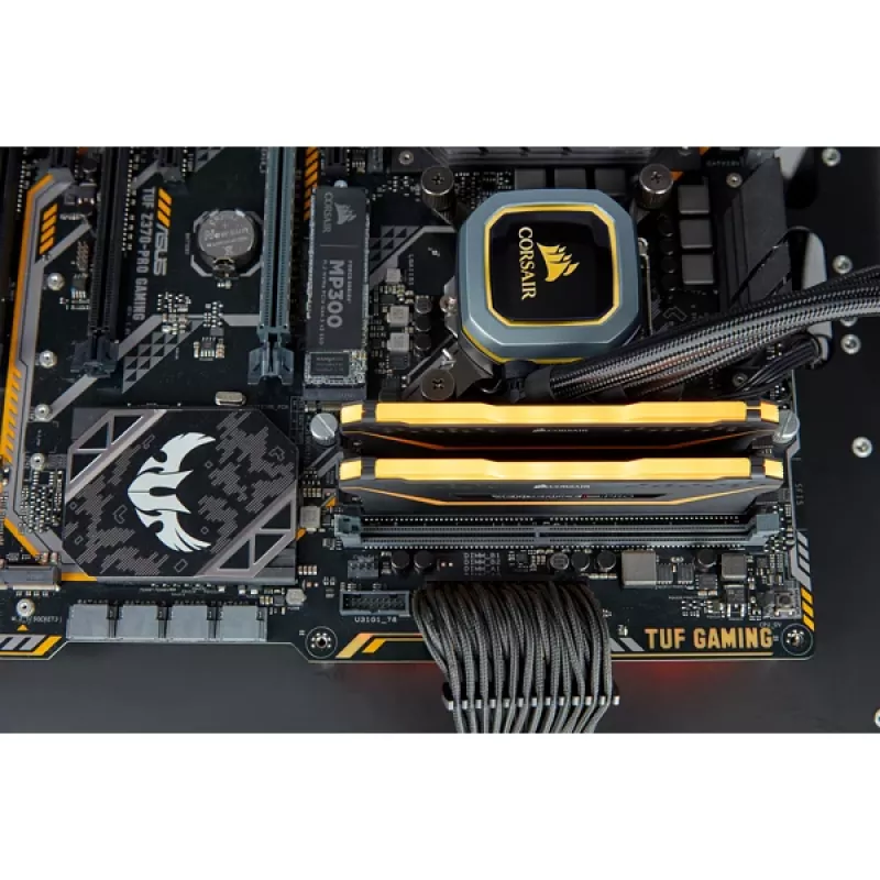 CORSAIR VENGEANCE RGB PRO 16GB (2x8GB) DDR4 3200MHz CL16 atminties rinkinys - Juoda (atidaryta pakuotė)