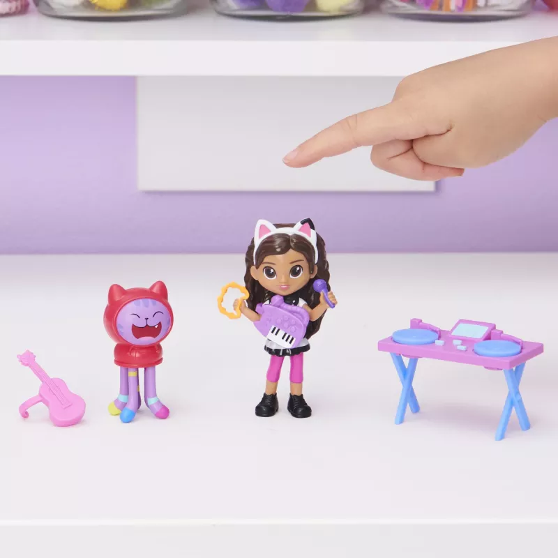 Gabby's Dollhouse , menų studijos rinkinys su 2 figūrėlėmis, 2 aksesuarais, pristatymo dėžute ir baldų detale, žaislai vaikams nuo 3 metų