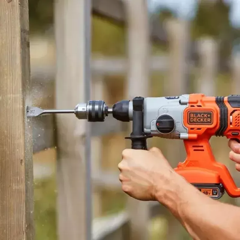 Gręžtuvas Black & Decker BCD900E2K-QW 1880 RPM SDS Plus, 2.5 Ah akumuliatorius