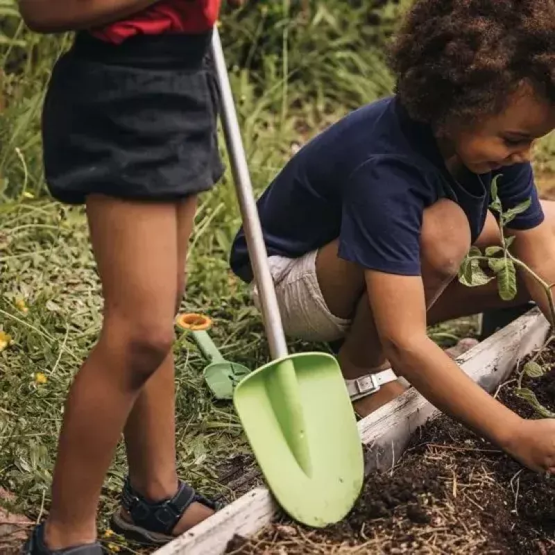 Vaikiškas kastuvėlis Fiskars MyFirst aliumininis-plastikinis, žalias