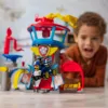PAW Patrol: Oro gelbėjimo, Pup Squad Adventure Bay oro uosto žaidimų rinkinys su Chase automobiliu ir transporto priemonės paleidimo įrenginiu, žaislai vaikams nuo 3 metų