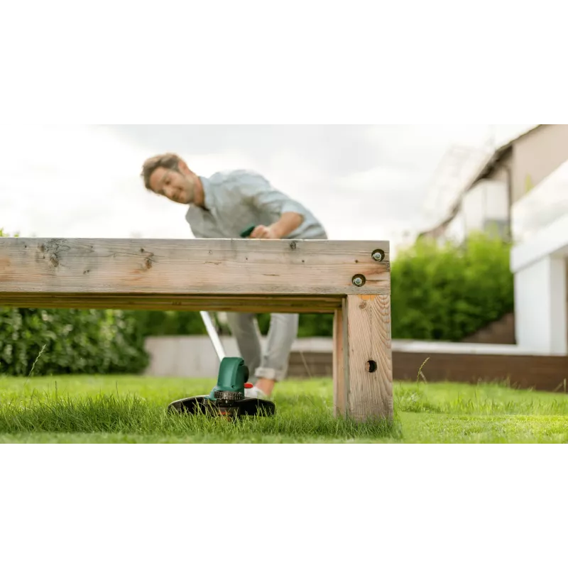 Bosch UniversalGrassCut 18V-26 26 cm akumuliatorinis žoliapjovė-pjūklas juoda, žalia