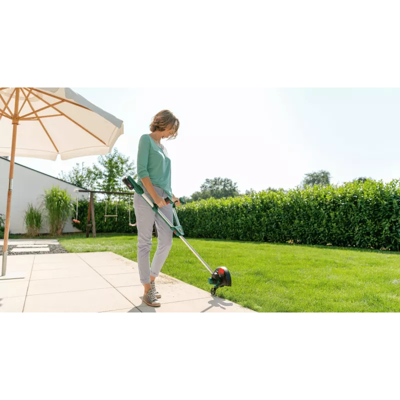 Bosch UniversalGrassCut 18V-26 26 cm akumuliatorinis žoliapjovė-pjūklas juoda, žalia