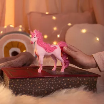 Schleich Cassiopeia Unicorn Mare – rožinė vienaragė kumelė su blizgančiais karčiais