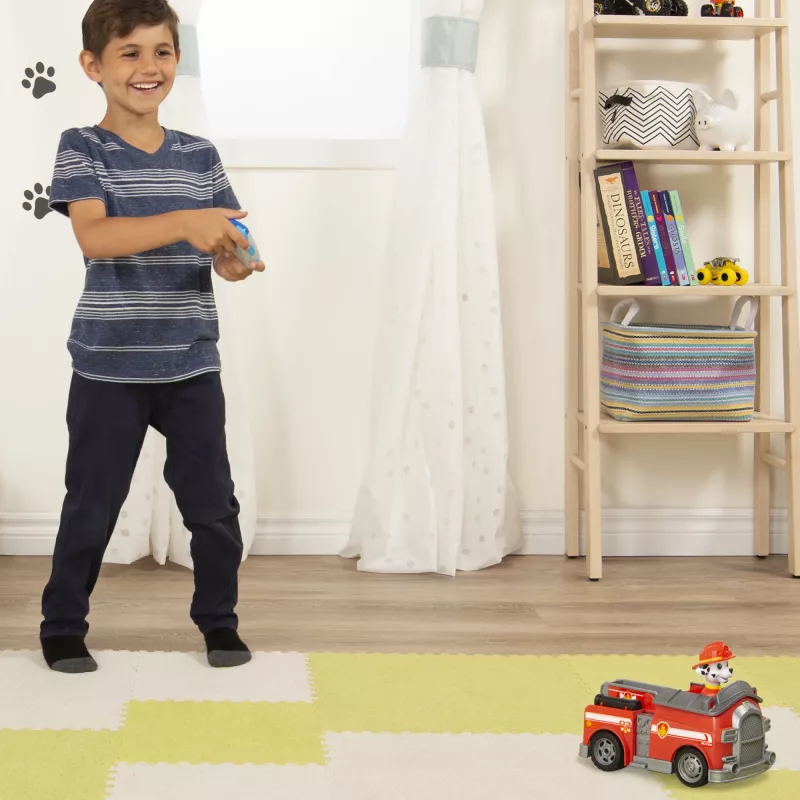 PAW Patrol Marshall nuotolinio valdymo gaisrinis automobilis su dviejų krypčių vairavimu, nuo 3 metų