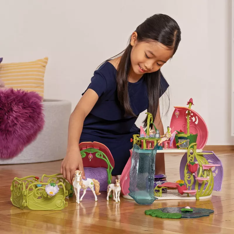 Schleich BAYALA Blizgantysis gėlių namas su vienaragiais, ežeru ir arklidėmis