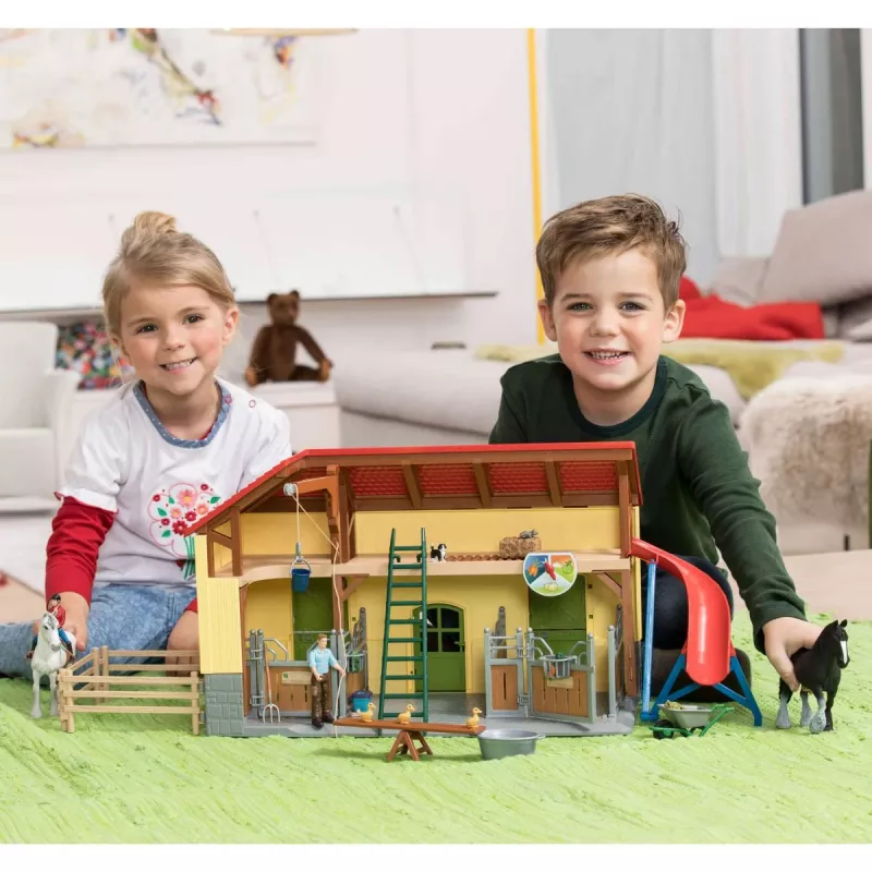 schleich FARM WORLD Arklidė su ūkiu