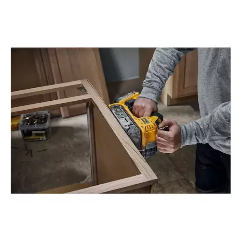 Juostinis šlifuoklis DeWALT DCW220NT-XJ 18V XR 75 x 533 mm be akumuliatoriaus