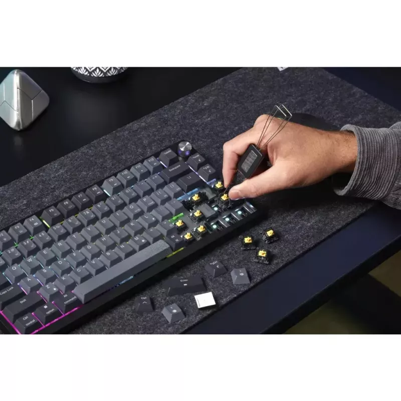 Mechaninė žaidimų klaviatūra Corsair K65 PLUS WIRELESS RGB Wireless USB Juoda